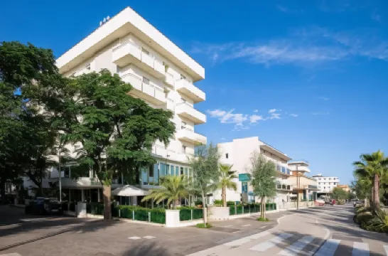 Hotel Palos ヴィゼルベッラ周辺のホテル