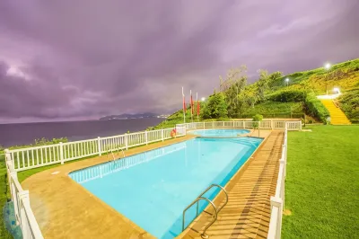 Oceana Suites Costa Quilen Hotels in der Nähe von Playa Cau Cau