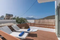 Eclipse Tales Milos, Port Area