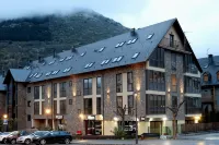 Aparthotel NOU Vielha Hotels in Betren