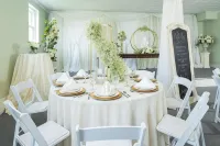 Magnolia Manor and Chapel Hotels in Humboldt