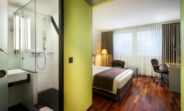 Holiday Inn ZÜRICH - MESSE by IHG