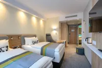 Holiday Inn Express Fulda Hotels near Kirche St. Andreas, Neuenberg