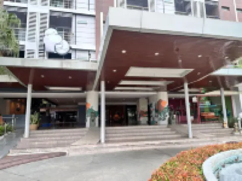 赫爾瑪飯店 泰國華僑崇聖大學附近的飯店