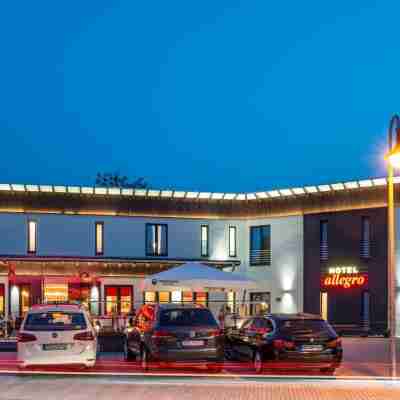 Hotel Allegro Hotel Exterior