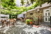 Famelia Studios Lampiris - Pet friendly