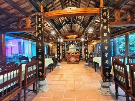 Mai Viên Homestay & Restaurant Отели рядом с достопримечательностью «Quang Minh Temple»