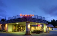 Baymont by Wyndham Queensbury / Lake George Hotels in Glens Falls