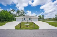 SWFL: Lake McGregor 3 bedroom Home - Entire Home! Hotels in Cypress Lake