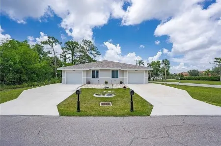 SWFL: Lake McGregor 3 bedroom Home - Entire Home!