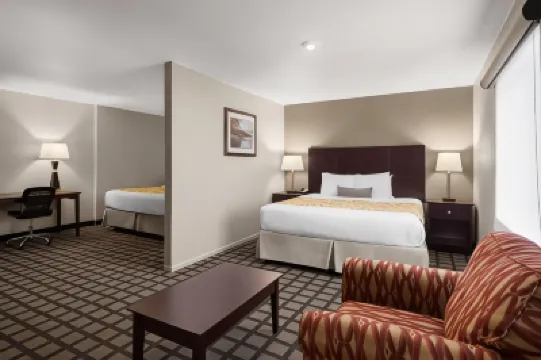 Baymont by Wyndham Jefferson City Hotel a 