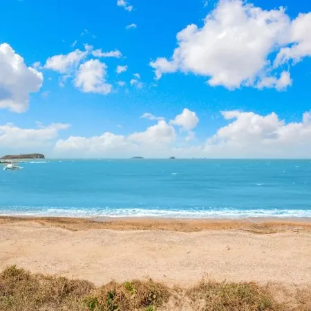 Beachfront Holiday Cottage