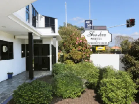 Shadzz Motel Hotels in Palmerston North