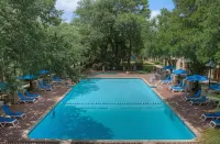 Inn of the Hills Hotel and Conference Center - Swimmingpools
