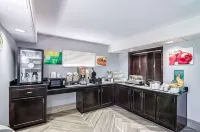 Quality Inn Near University of Mobile فنادق في Saraland