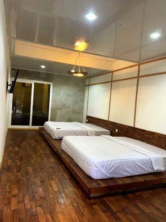 Shtepine Villas Отели в г. Tegal Regency