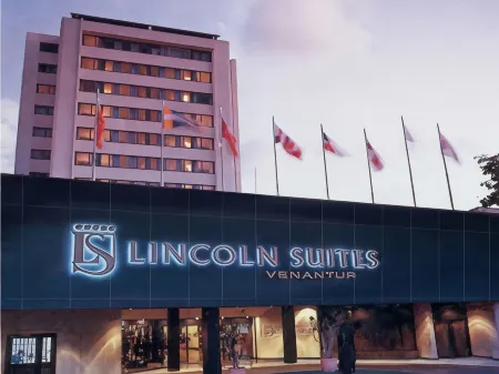 Lincoln  Suites Отели рядом с достопримечательностью «Edificio Chataing»