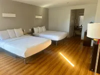 Motel 6 Ventura, CA - South - parking