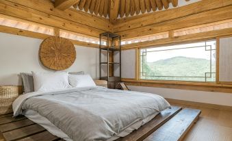 Gyeongju Gamseong Hanok Susu