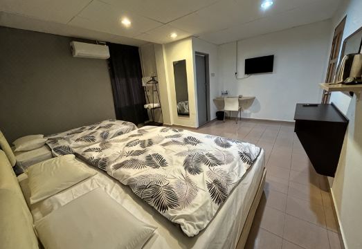 SG Hotel Tanjong Malim 객실 내부