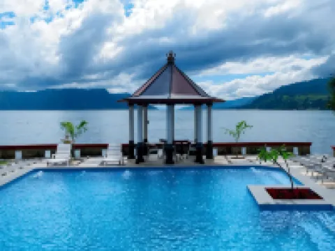 Samosir Villa Resort Hoteles en Simanindo