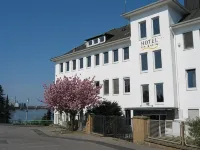 Hotel am Rhein Các khách sạn ở Wesseling