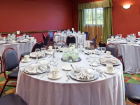 Country Inn & Suites by Radisson, Grand Rapids East, MI Hotels in Grand Rapids