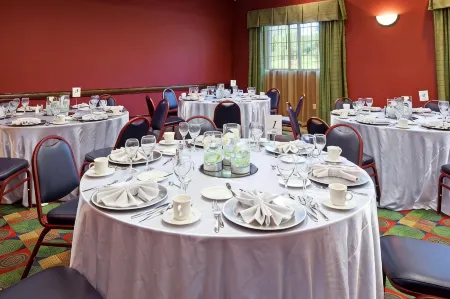 Country Inn & Suites by Radisson, Grand Rapids East, MI Отели в г. Гранд-Рапидс