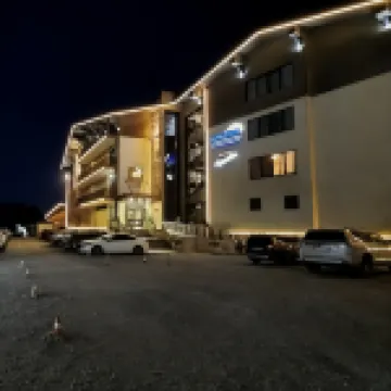 Golden Hills Hotel Hotels in 