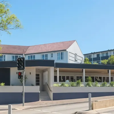 Seabreeze Hotel Hotels near Nelson Head Lighthouse Reserve Museum