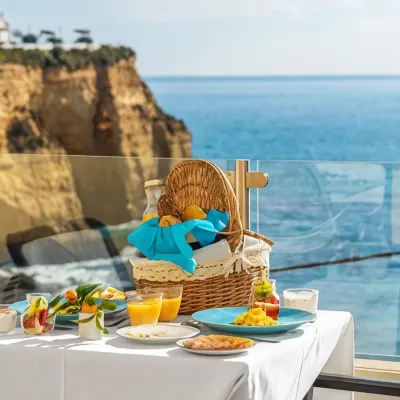 Castelo Guest House Hotels near Carvoeiro Beach