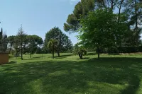 聖克洛庫爾酒店 酒店