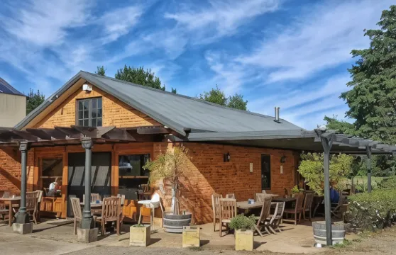 薩頓Eling森林酒廠酒店