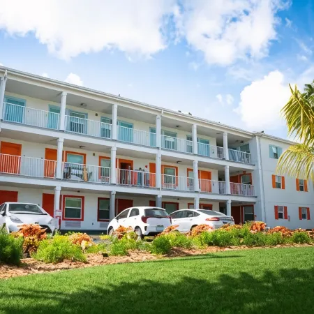 Sunshine Suites Resort