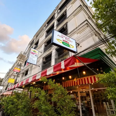Central Perk Hotel