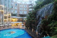Le Midi Hotel Chitou - Rooftop Pools