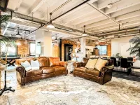 Private North Penthouse w/Arcade Games,Tanning&Redlight Beds - Homestays
