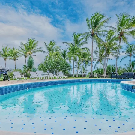 PALM HOUSE LUXURY VILLA - OCEAN FRONT PARADISE