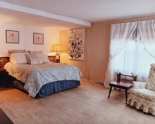 The Cozy Nook! Charming 1-bedroom apartment in Batavia with WiFi, AC Hotels in Genesee County