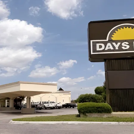 Days Inn by Wyndham Washington