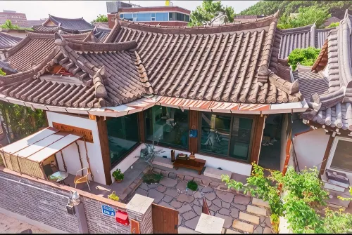 Happiness on Jacuzzi Private Pension