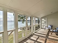 Charming Beach Cottage on Fishing Bay Hotels in Middlesex County