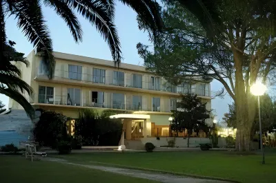 Hôtel Spa Restaurant la Madrague Hotels in 