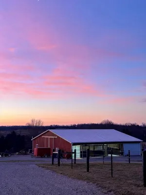Barndominium on the Bourbon Trail - Hot Tub and Horses!  Dog and Horse friendly!