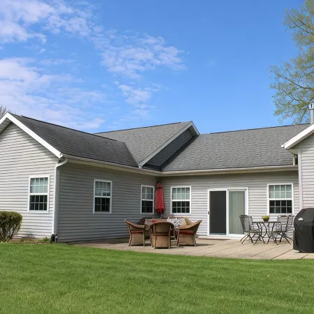 Charming 3-bedroom house: Winona Lake Front