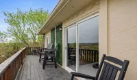 The Beaver Lake Escape - 5 mins to DT Rogers King Beds - Fireplace - Lake Views