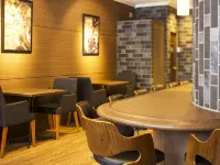 Floral Hotel・East Shinsaibashi Hotels near Chuo Ward