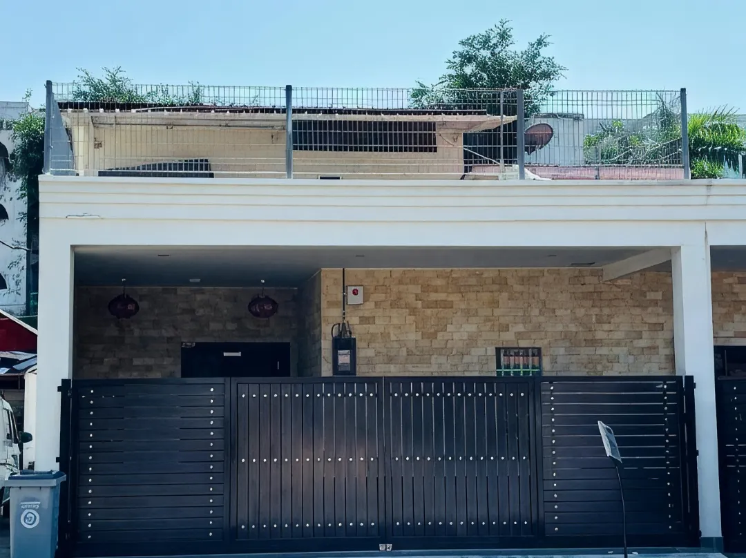 Spacious Home In Central Melaka For Families 10 Pax, Chill & Relax At Extra Wide Balcony, Comfy Hill - Malacca
