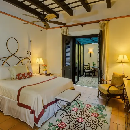 Hotel El Convento Отели рядом с достопримечательностью «Район Вьехо-Сан-Хуан»