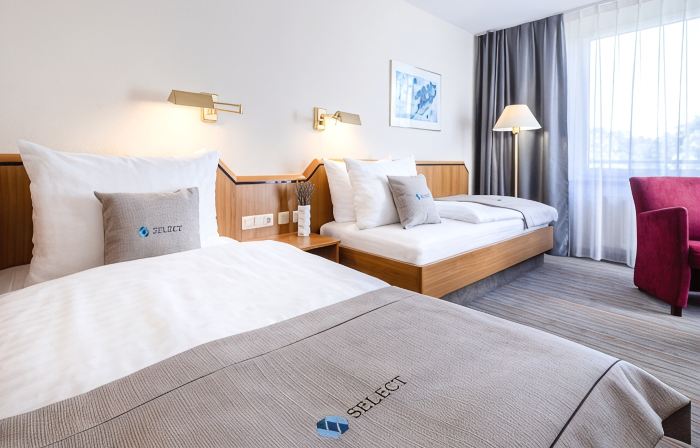 Holiday Inn - the niu, BLADE SOLINGEN by IHG